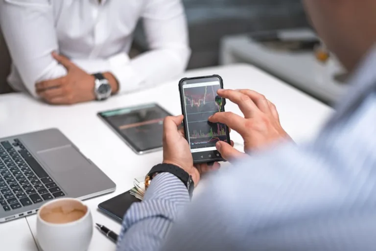 Best Mobile Analytics Tools for App Developers